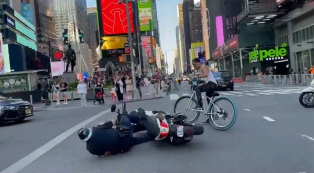 تصادف دوچرخه با موتورسیکلت