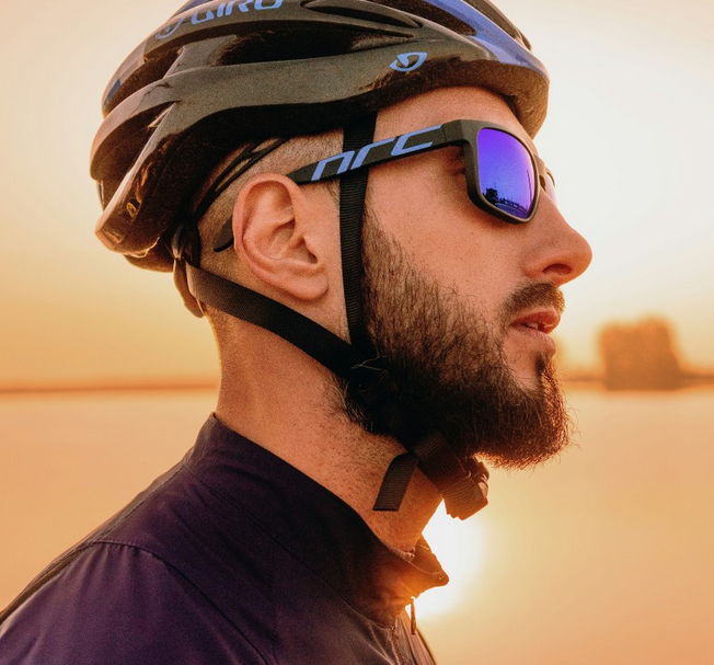 راهنمای خرید عینک برای دوچرخه سواری 